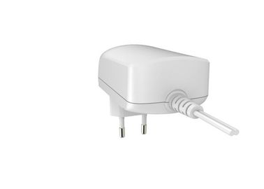 قیمت خوب سفید 12V 2A 24W AC آداپتور جهانی با EU Plug 2pin 2000ma آنلاین